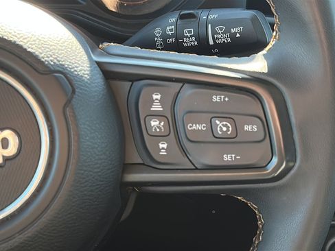 Used 2024 Jeep Wrangler Unlimited Sport image 18