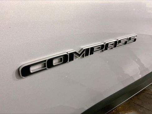 Used 2025 Jeep Compass Limited AWD/4WD image 8