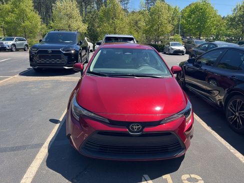 Used 2024 Toyota Corolla LE image 4