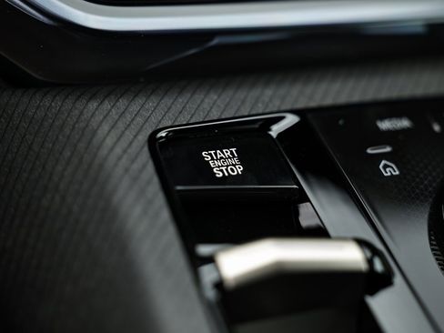 Used 2025 BMW X3 xDrive30i w/ Premium Package image 37