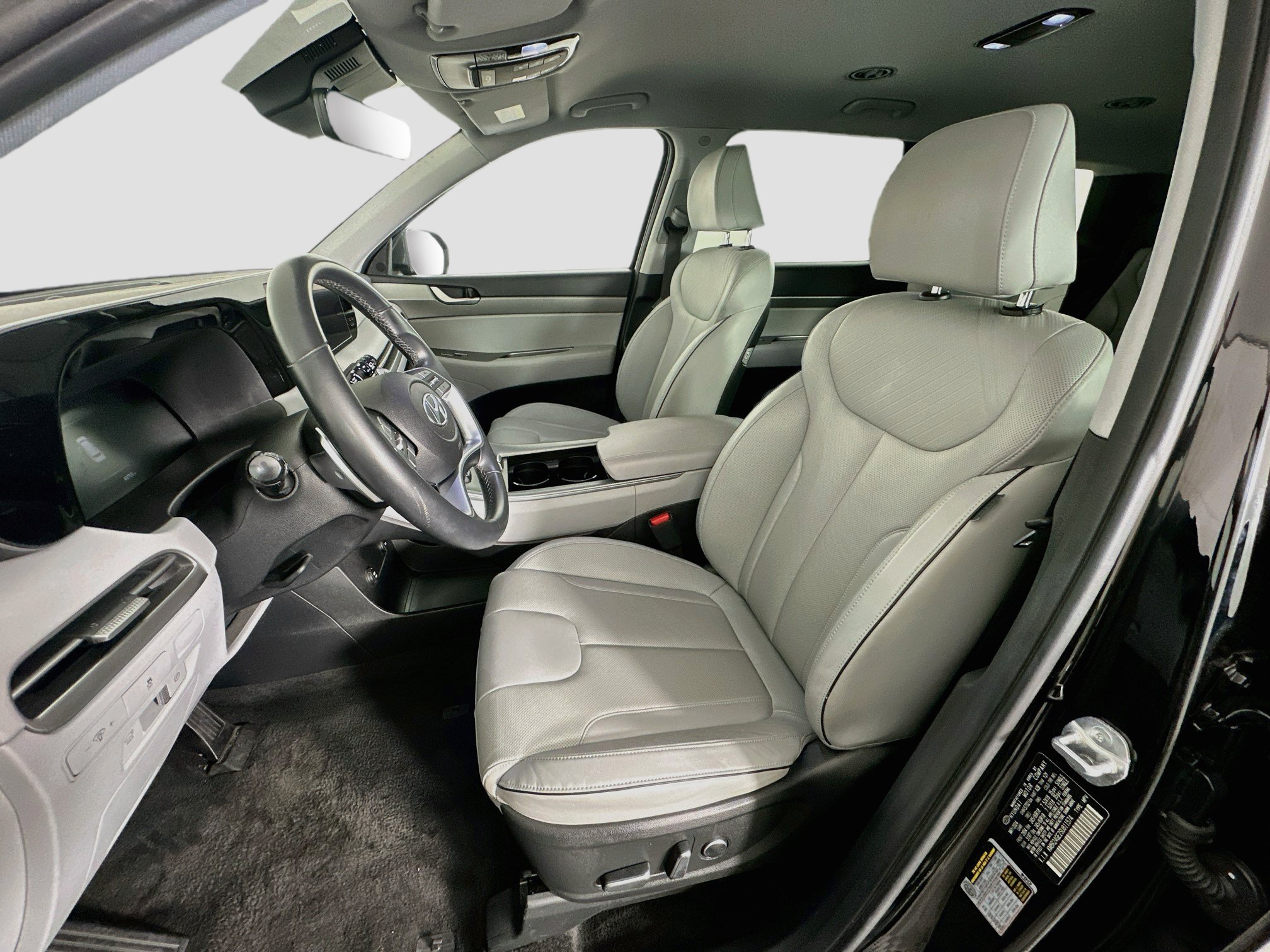 Used 2025 Hyundai Palisade SEL FWD image 13