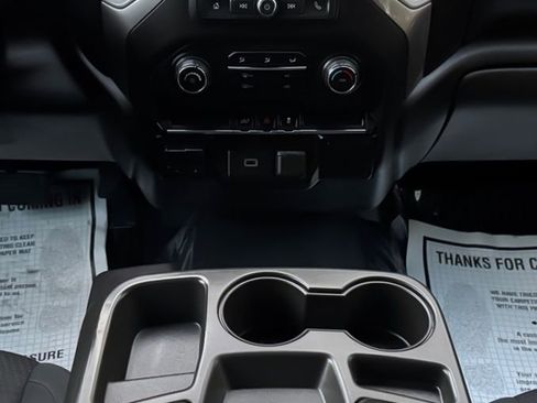 Used 2020 Chevrolet Silverado 2500 Custom w/ Custom Value Package image 17