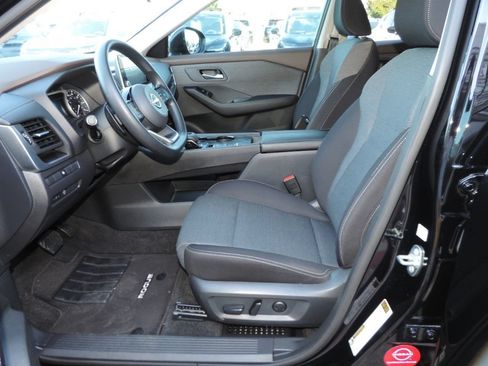 Used 2023 Nissan Rogue SV FWD image 19