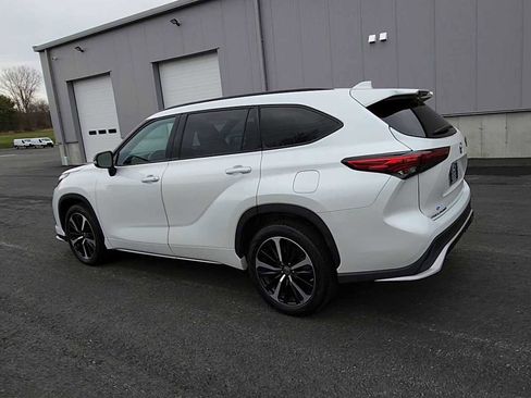 Used 2022 Toyota Highlander XSE image 6