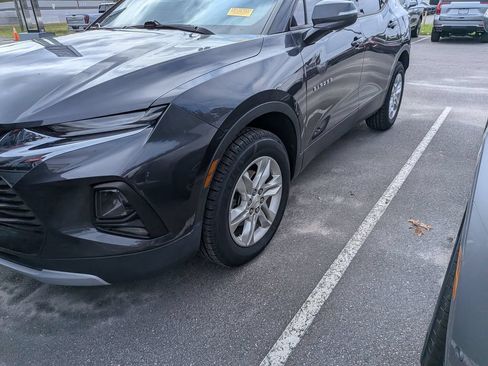 Used 2021 Chevrolet Blazer LT FWD image 3