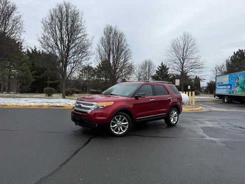 Used 2015 Ford Explorer XLT w/ Equipment Group 202B image 1