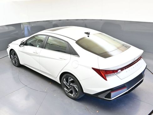 Used 2025 Hyundai Elantra SEL w/ Cargo Package image 47