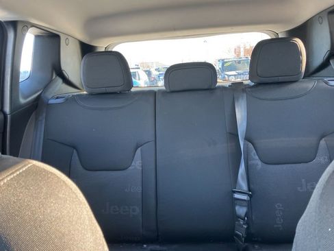 Used 2017 Jeep Renegade Sport w/ Power & Air Group image 16