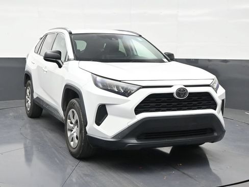Used 2020 Toyota RAV4 LE FWD image 7