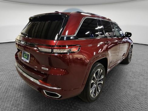 Used 2024 Jeep Grand Cherokee Overland w/ Luxury Tech Group IV AWD/4WD image 4