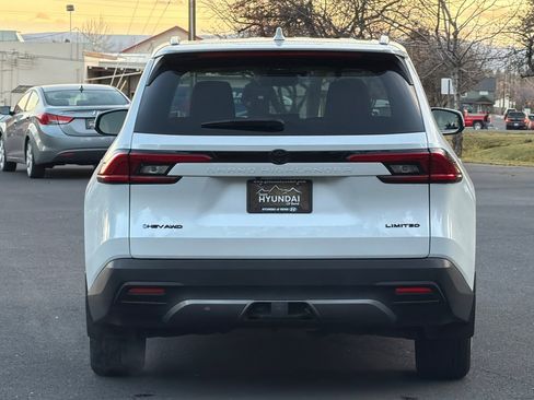 Used 2024 Toyota Grand Highlander Limited image 5