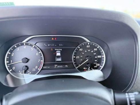Certified 2025 Nissan Frontier SV w/ SV Convenience Package RWD image 11