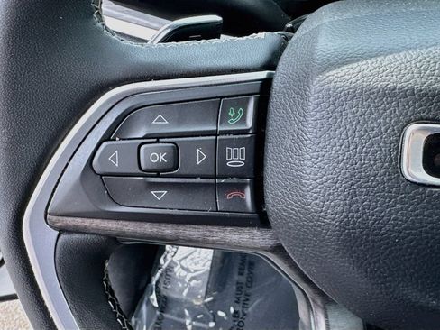 Used 2024 Jeep Grand Cherokee Limited AWD/4WD image 8