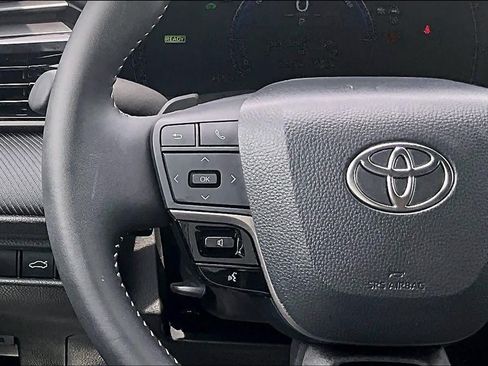 Used 2025 Toyota Camry SE w/ Convenience Package AWD/4WD image 23