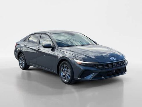 New 2026 Hyundai Elantra Blue image 7