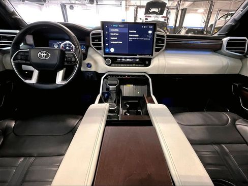 Used 2024 Toyota Sequoia Capstone AWD/4WD image 22