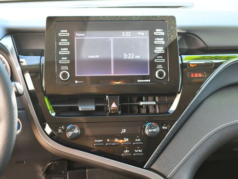 Used 2022 Toyota Camry SE FWD image 15