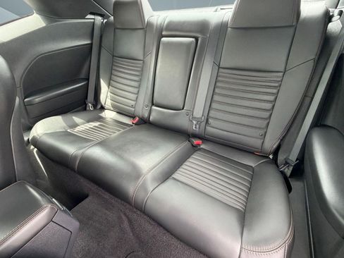 Used 2014 Dodge Challenger R/T image 17