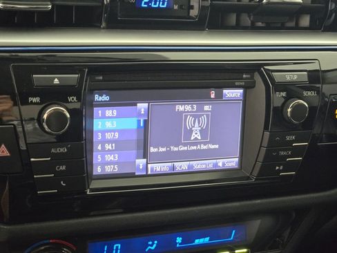 Used 2014 Toyota Corolla S FWD image 29