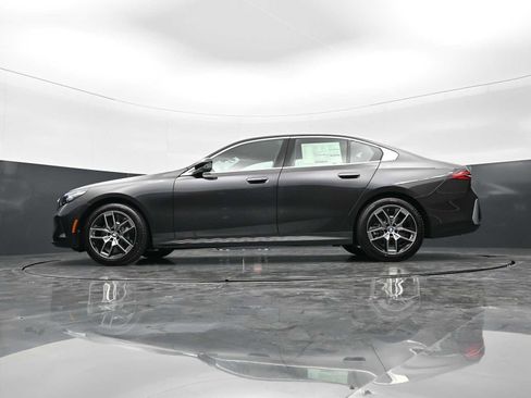 New 2026 BMW 530i RWD image 31