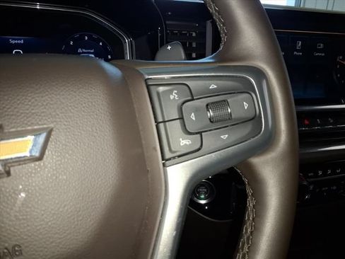 Used 2025 Chevrolet Silverado 1500 LTZ AWD/4WD image 21