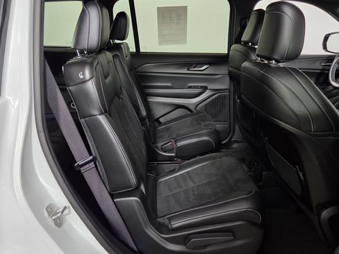 Used 2023 Jeep Grand Cherokee L Laredo AWD/4WD image 35