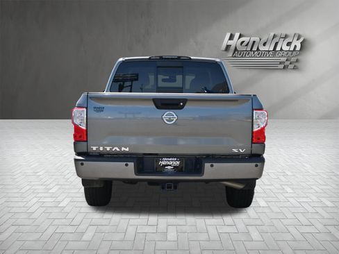 Used 2017 Nissan Titan SV RWD image 9
