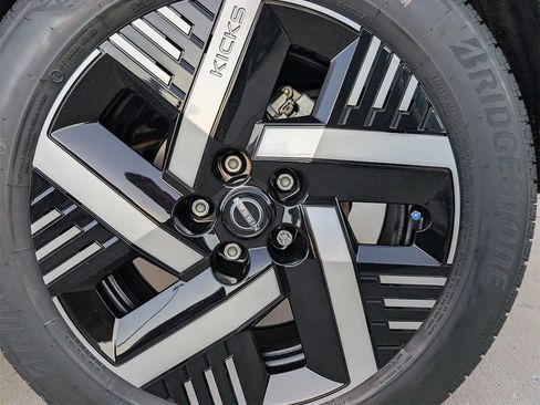 New 2026 Nissan Kicks SV image 6