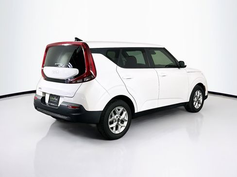 Used 2022 Kia Soul LX w/ Technology Package image 9