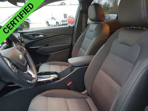 Certified 2024 Chevrolet Trax LT w/ Driver Confidence Package image 19