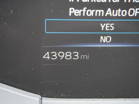 Used 2023 Toyota Prius Limited FWD image 3