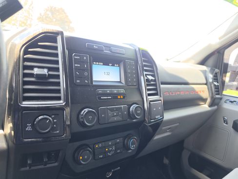 Used 2020 Ford F250 XL w/ STX Appearance Package AWD/4WD image 24