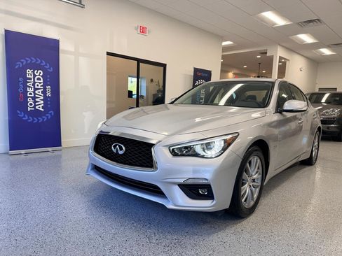 Used 2018 INFINITI Q50 Pure image 3