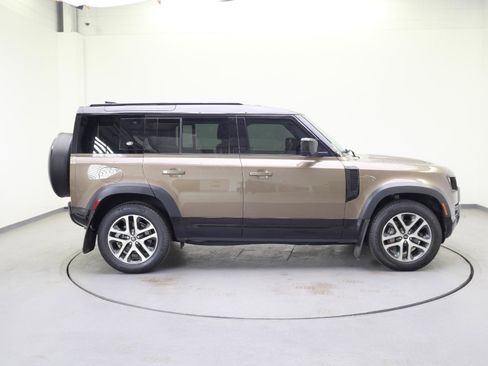 Used 2022 Land Rover Defender 110 X-Dynamic HSE AWD/4WD image 5