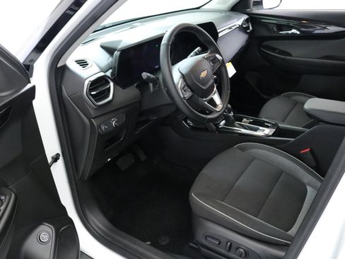 Used 2024 Chevrolet TrailBlazer LT w/ Convenience Package image 23