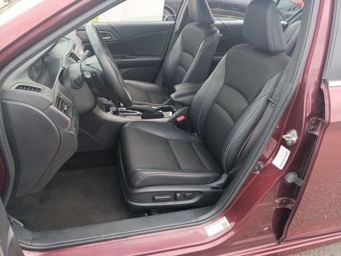 Used 2016 Honda Accord Sport image 19