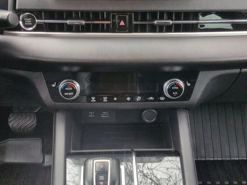 Used 2023 Mitsubishi Outlander SE Black Edition AWD/4WD image 14