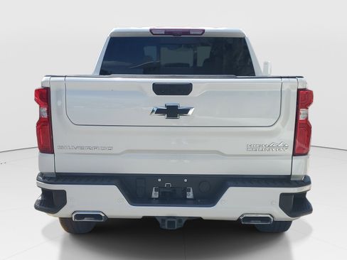 Used 2025 Chevrolet Silverado 1500 High Country w/ Technology Package image 6