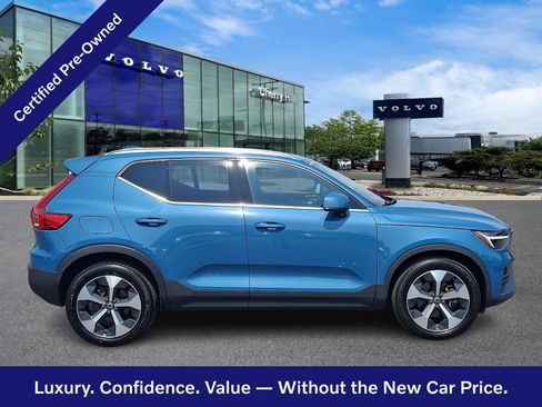 Certified 2024 Volvo XC40 B5 Core AWD/4WD image 8