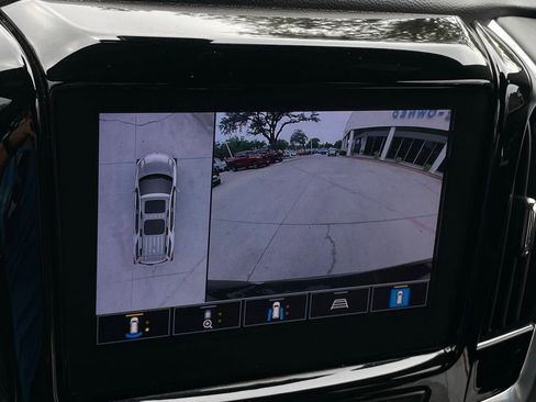 Used 2022 Chevrolet Traverse RS FWD image 19
