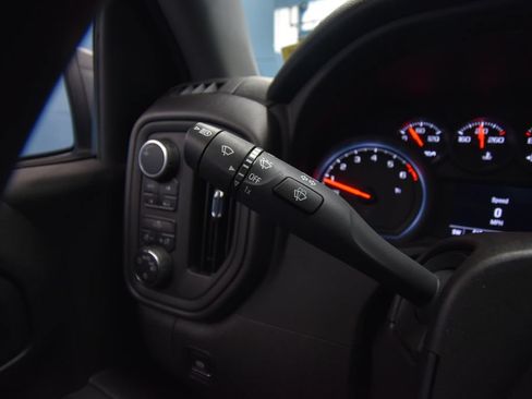 Used 2025 Chevrolet Silverado 1500 W/T w/ Trailering Package AWD/4WD image 12