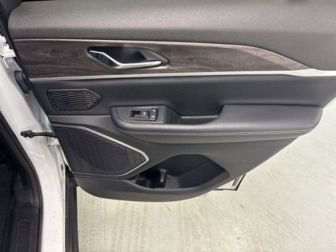 Used 2022 Jeep Grand Cherokee Limited 4xe image 38