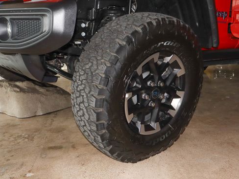 Used 2025 Jeep Wrangler Unlimited Rubicon 4xe w/ Safety Group image 19