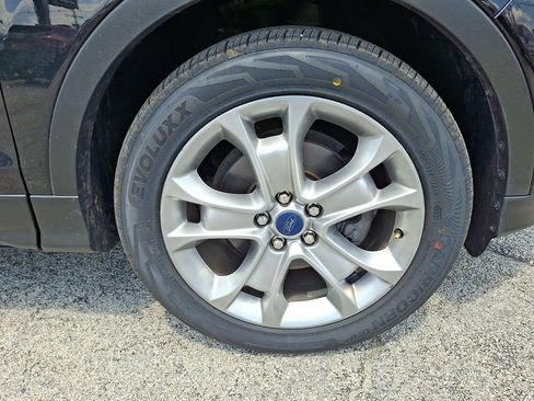 Used 2018 Ford Escape SE w/ SE Sport Appearance Package FWD image 9