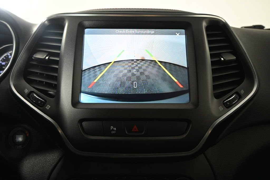 Used 2019 Jeep Cherokee Trailhawk AWD/4WD image 29