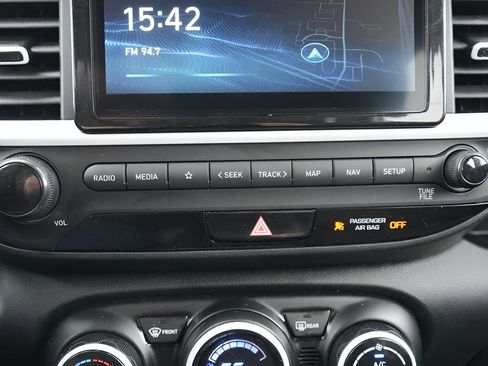 Certified 2023 Hyundai Venue Limited FWD image 31