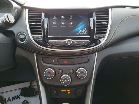 Used 2017 Chevrolet Trax LT w/ LT Convenience Package image 21