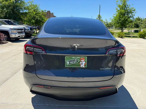 Used 2024 Tesla Model Y Long Range AWD/4WD image 5