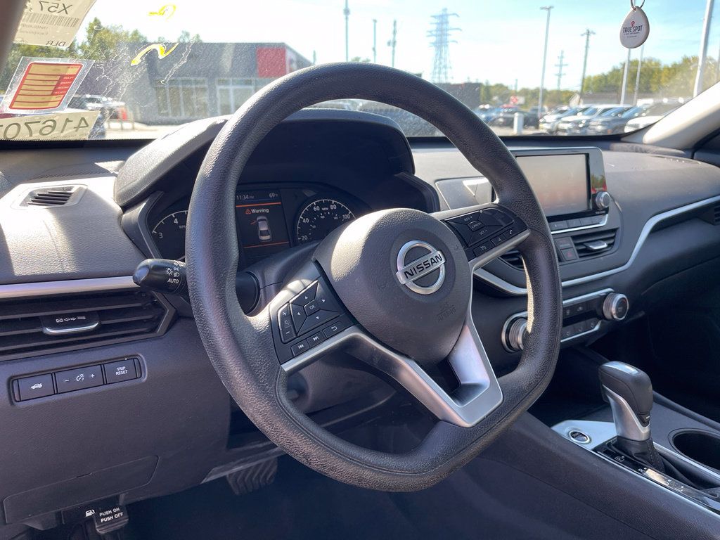 Used 2022 Nissan Altima 2.5 S FWD image 17