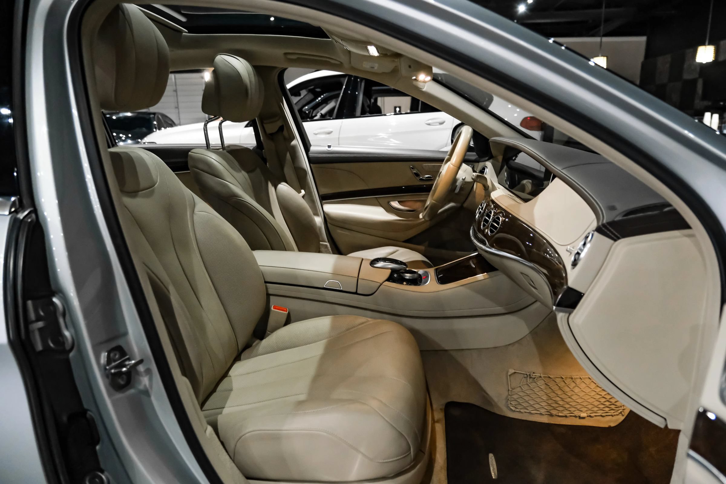 Used 2019 Mercedes-Benz S 450 Sedan image 29